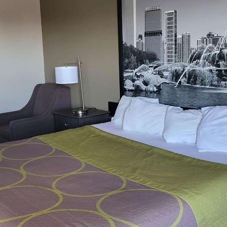 Super 8 By Wyndham Aurora/Naperville Area Екстер'єр фото