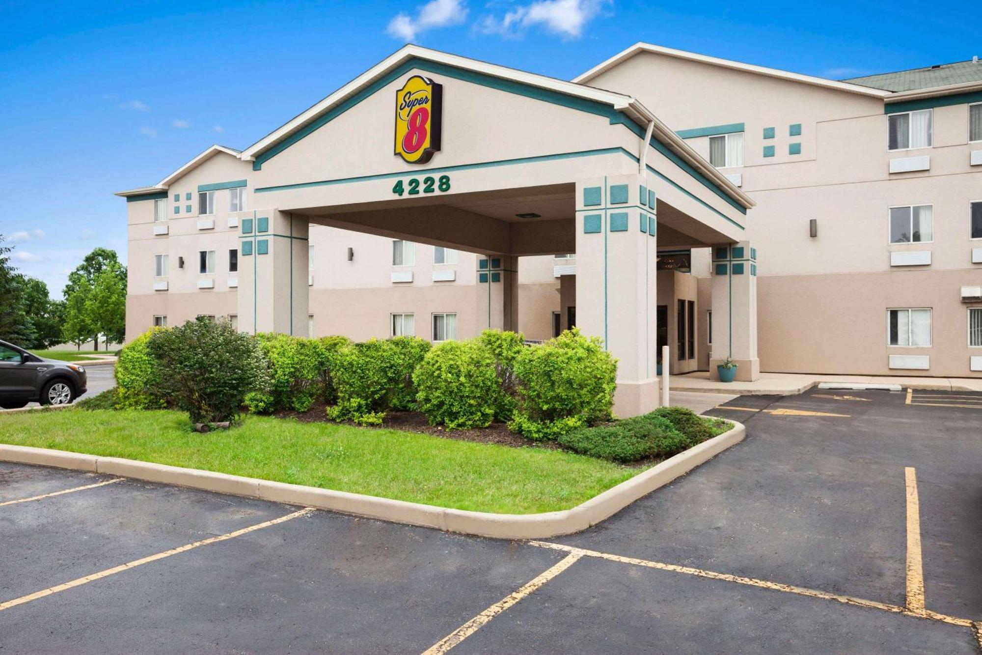 Super 8 By Wyndham Aurora/Naperville Area Екстер'єр фото